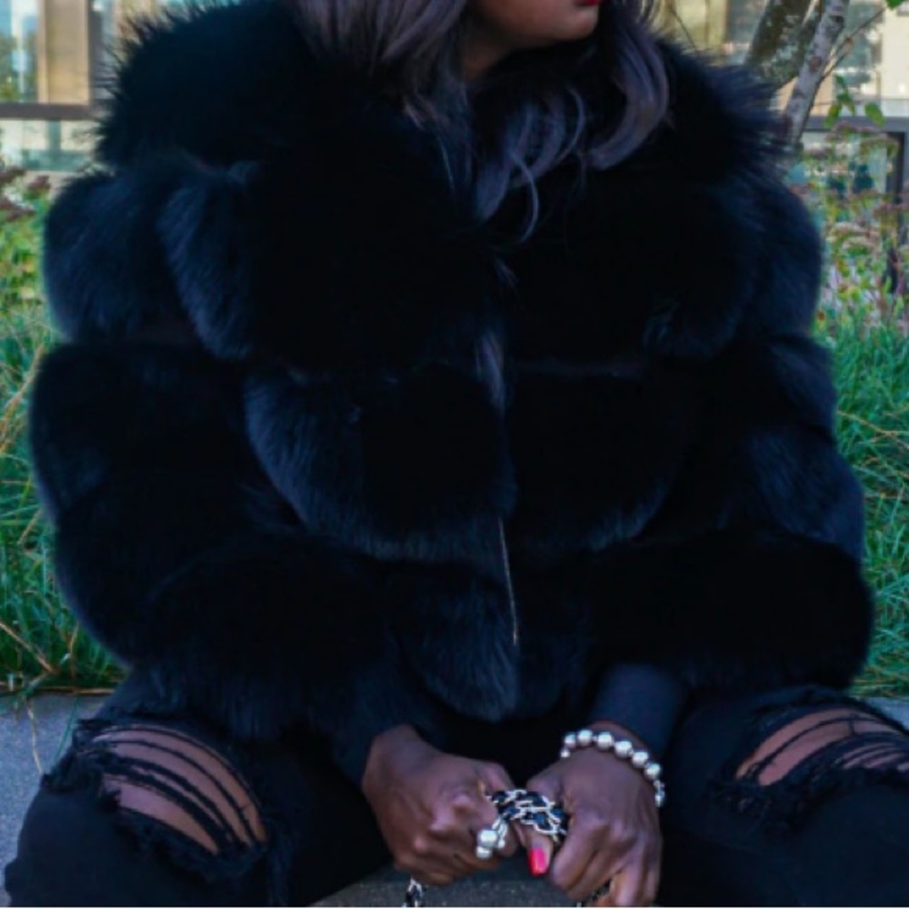 Black fur jacket size (M)